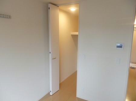 物件内観写真11　(ウォークインクローゼット)