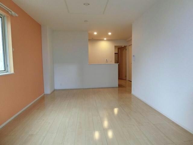 物件内観写真7　(リビングダイニング)