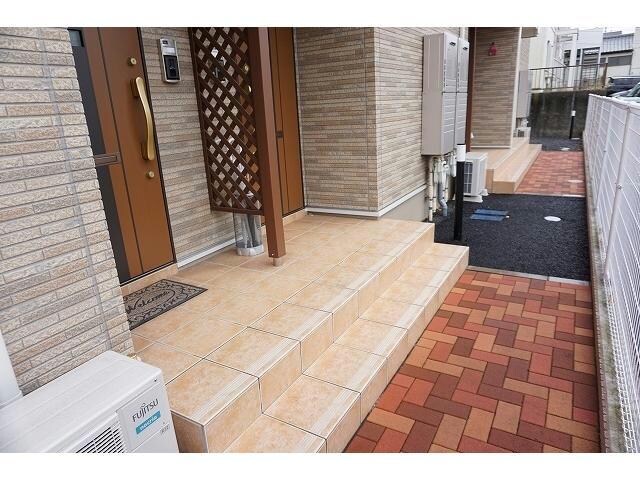 物件外観写真6　(共用通路)