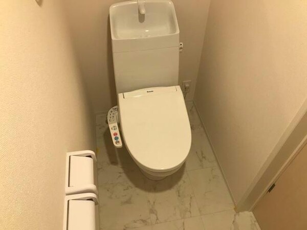 トイレ(温水洗浄便座)