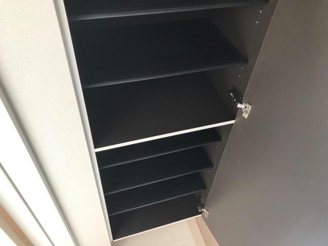 物件内観写真14　(下駄箱)