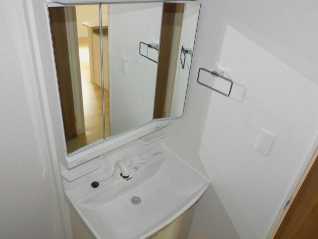 物件内観写真15　(洗髪洗面化粧台)