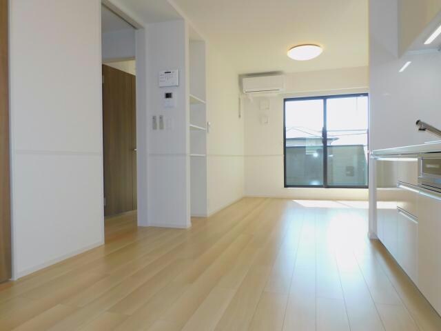 物件内観写真8　(リビングダイニング)