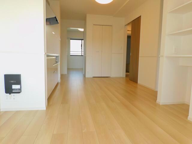 物件内観写真9　(リビングダイニング)