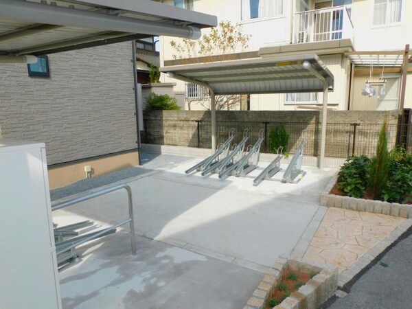 駐輪場(駐輪場)