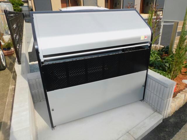 物件外観写真7　(ゴミ捨て場)