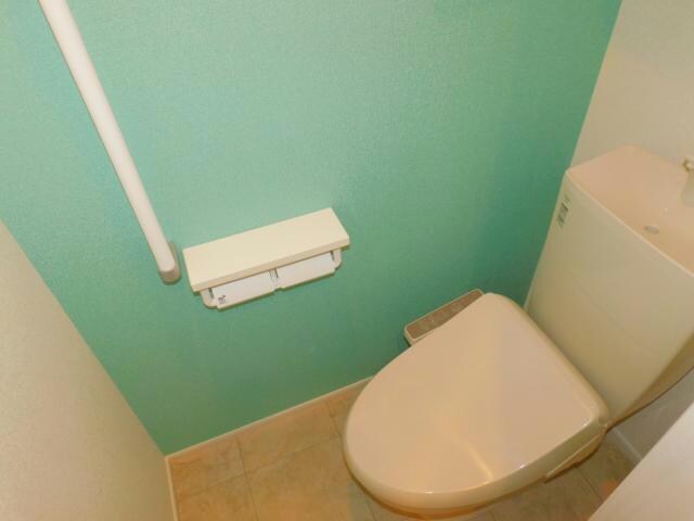 物件内観写真17　(温水洗浄便座)