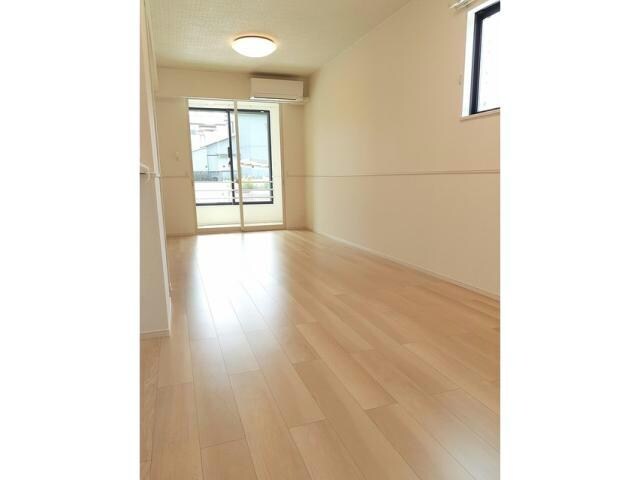 物件内観写真8　(リビング)