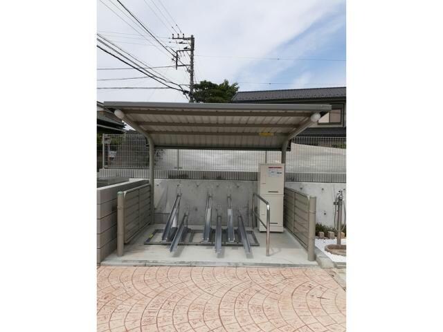 物件外観写真4　(駐輪場)
