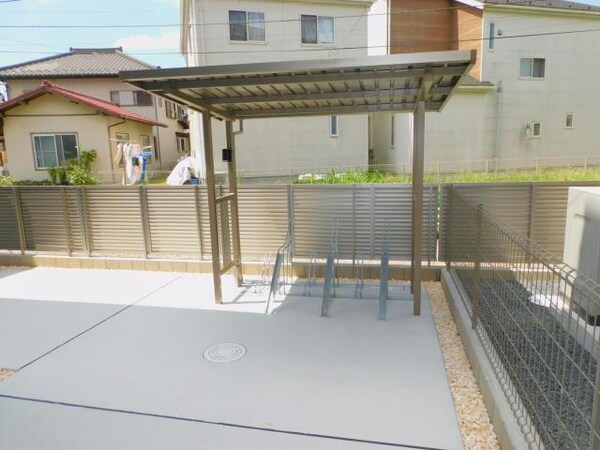 駐輪場(駐輪場)