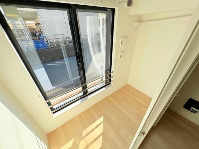 物件内観写真24　(サンルーム)