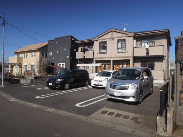 物件外観写真2　(駐車場)