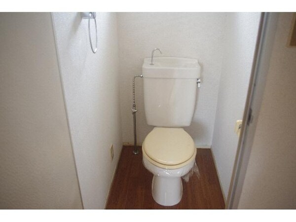 トイレ(他号室の写真になります。)