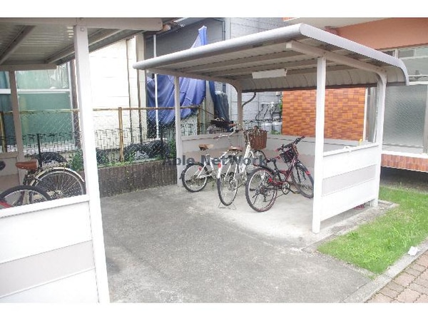 駐輪場(駐輪場)