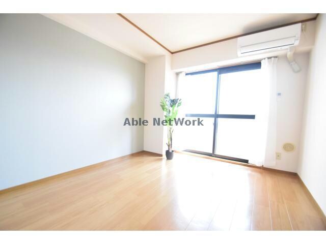 物件内観写真8　(10帖の広々ダイニング♪)