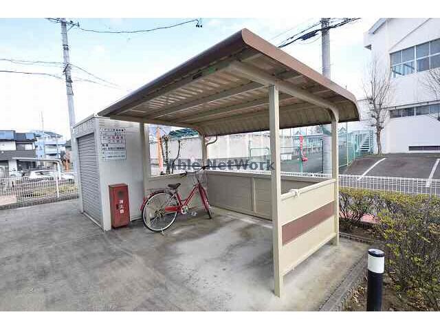 物件外観写真2　(駐輪場)