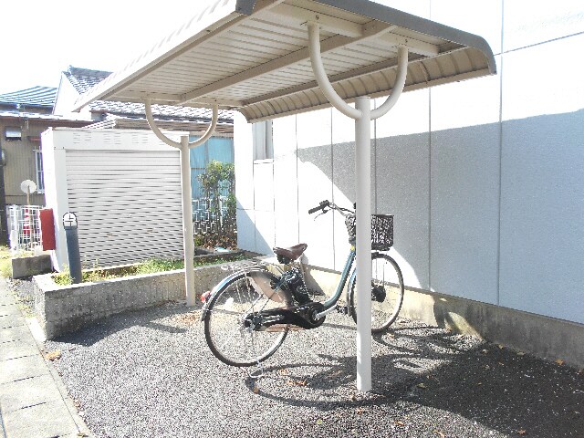 物件外観写真5　(駐輪場)