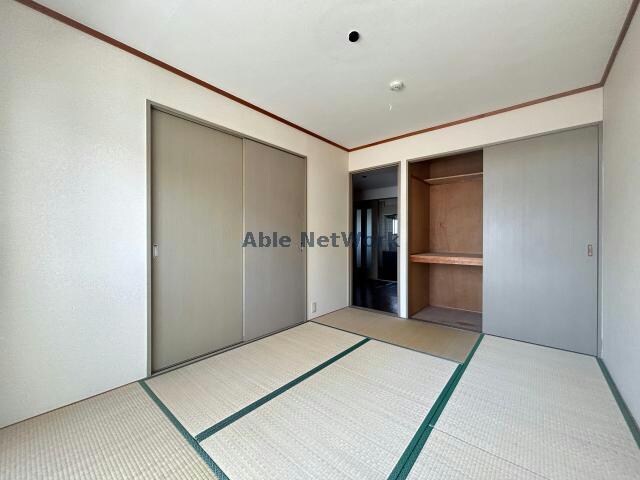 物件内観写真10　(和室6帖)