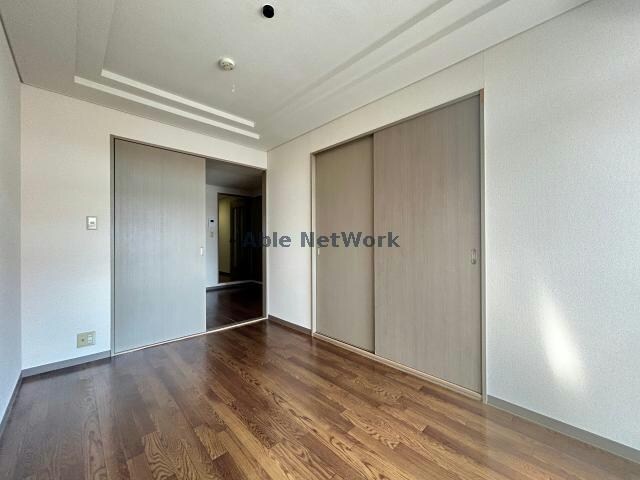 物件内観写真11　(洋室5.5帖)