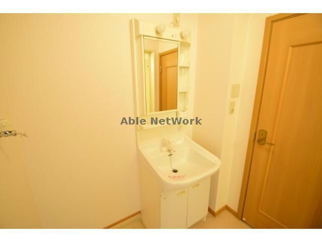 物件内観写真14　(独立洗面台♪)