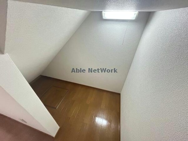 収納(階段下収納)