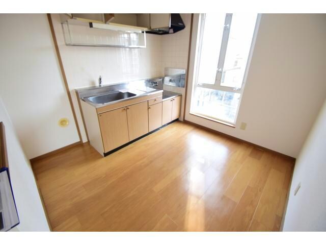 物件内観写真12　(キッチンスペースも広く使えそうですね♪)