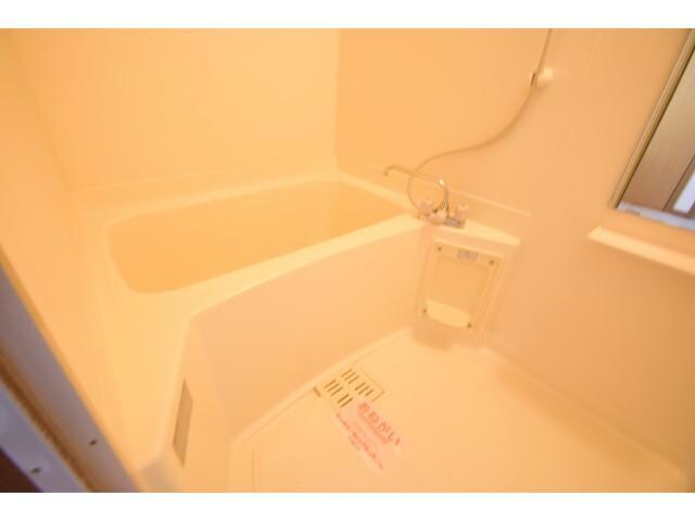 物件内観写真14　(浴室に鏡があると便利ですね♪)