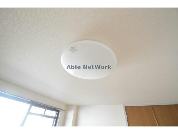 その他設備(照明器具付きです。)
