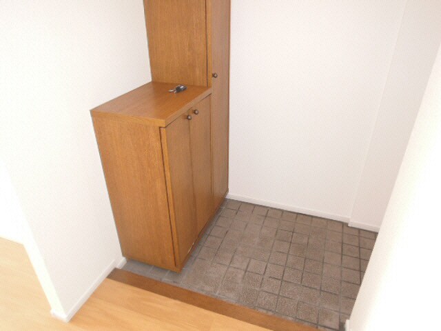 物件内観写真15　(玄関周り)