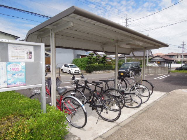 物件外観写真5　(駐輪場)