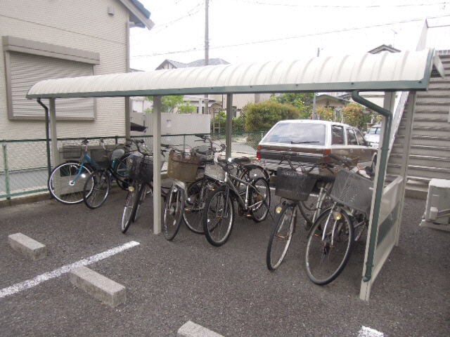 物件外観写真2　(駐輪場)
