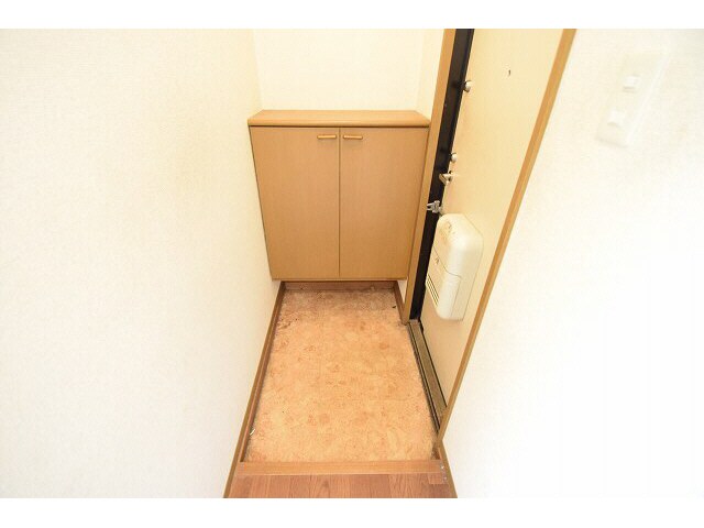 物件内観写真14　(玄関周り)