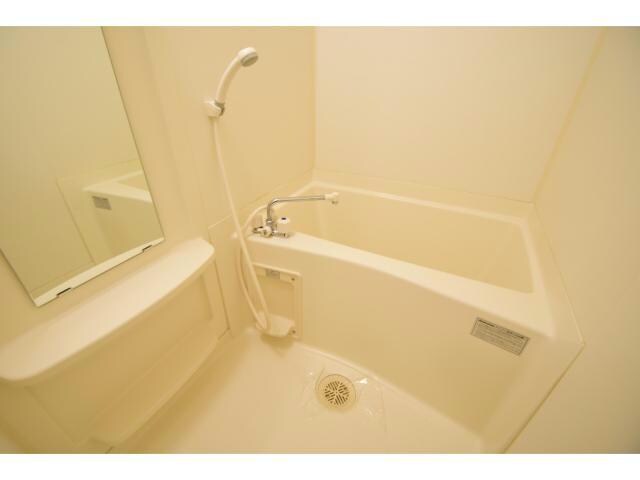 物件内観写真17　(明るい浴室ですね♪)