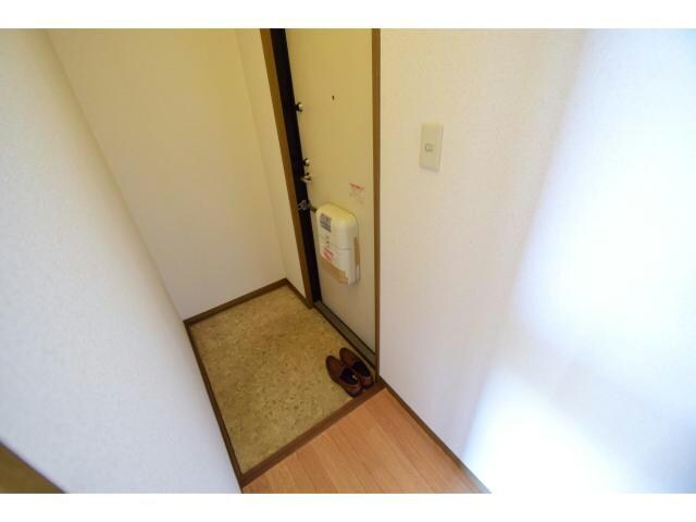 物件内観写真14　(玄関回りです。)