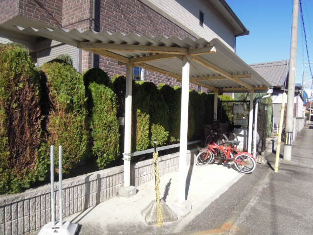 物件外観写真2　(駐輪場)