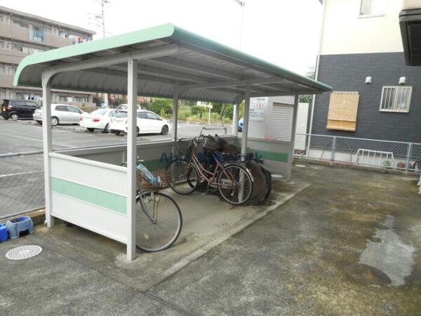 駐輪場(駐輪場)