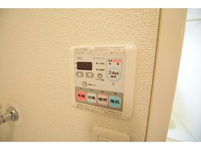 物件内観写真27　(浴室乾燥機)