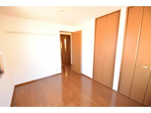 物件内観写真14　(寝室)