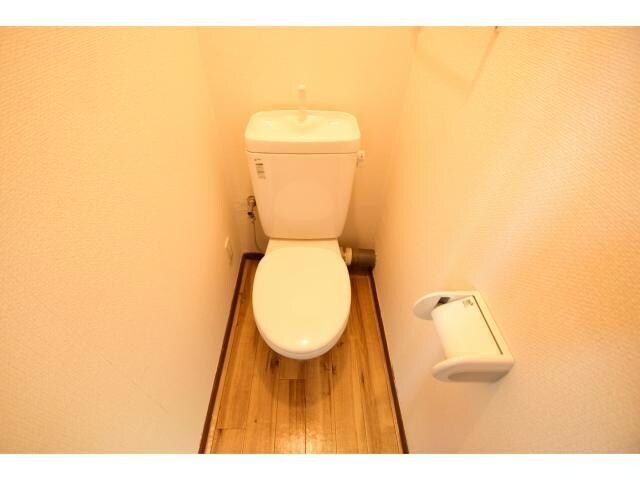 物件内観写真14　(トイレ回りです。)