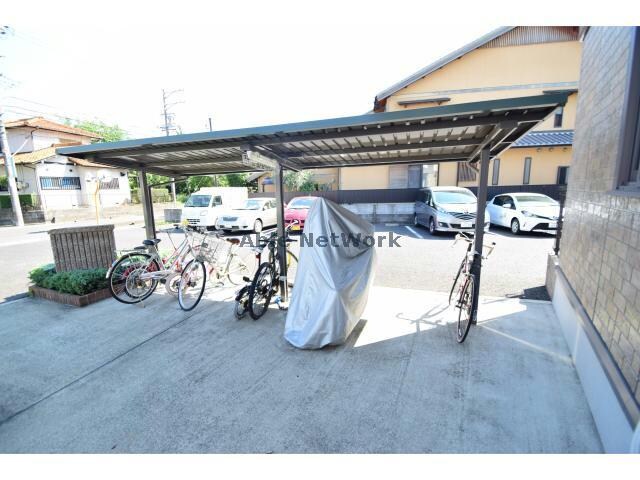 物件外観写真6　(駐輪場)