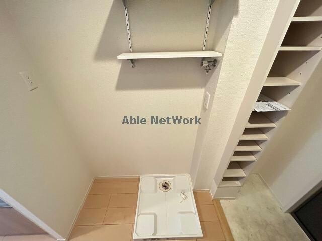物件内観写真13　(洗濯機置き場)