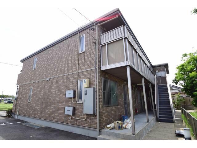 物件外観写真1　(玄関側)