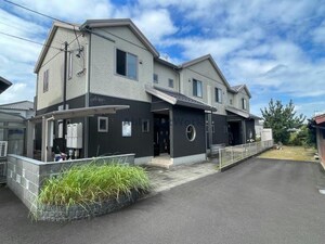 アパートメント和外観写真