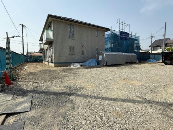 建築中