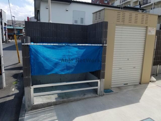 物件外観写真3　(ゴミ置き場)