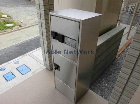 物件外観写真2　(宅配BOX)