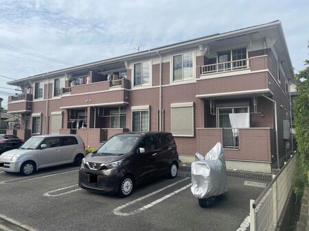 ヴェルジネ城並外観写真