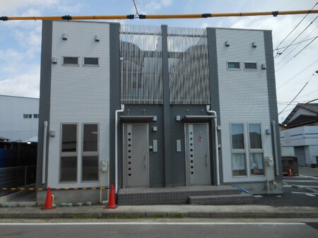 ａｖｅｎｉｒ　ｃｒｅｅｒ外観写真