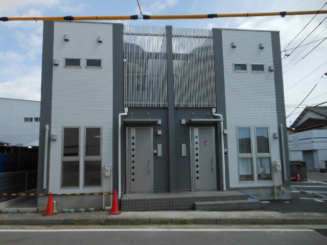 ａｖｅｎｉｒ　ｃｒｅｅｒの物件外観写真