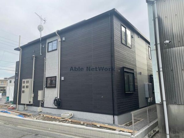 建築中